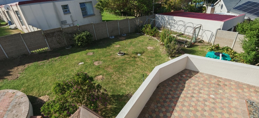 4 Bedroom Property for Sale in Dana Bay Western Cape